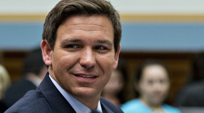 Media Blasts DeSantis for Giving Brochures to Vineyard Immigrants “Promising” 8 Months Cash Benefits. Source? Official MA Immigration Website